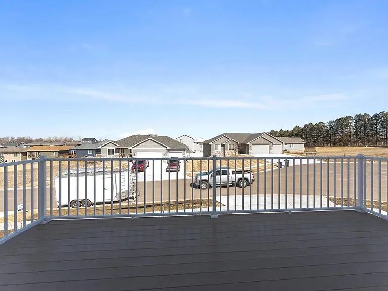 1901 E Wallin Cir — Photo 11