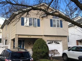 48 Marvin Rd, Staten Island, NY 10309