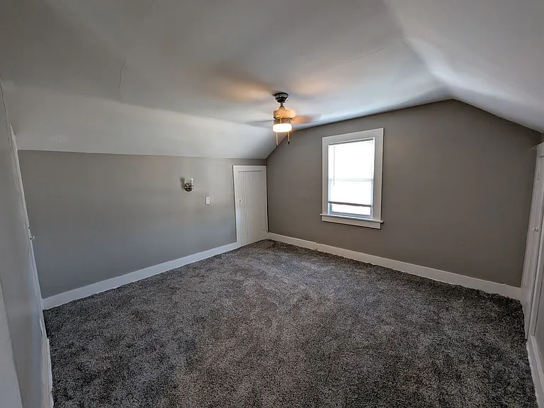 709 Pendleton Ave — Photo 6