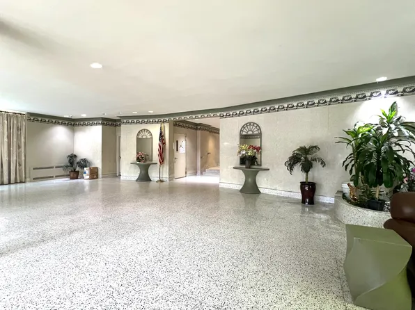 42-65 Kissena Boulevard image 3 of 15