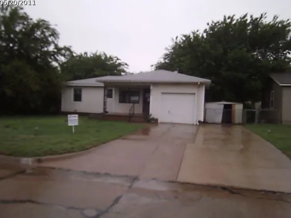 4017 Crabtree Cv, Midwest City, OK 73110