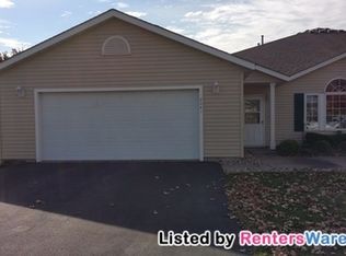 2041 Oak Leaf Trl, North Mankato, MN 56003