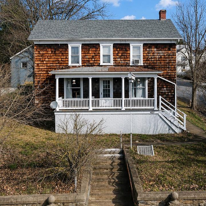 1st image of 401 W Potomac St