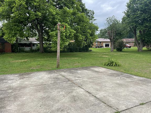 3rd image of 135 Bel Aire Dr
