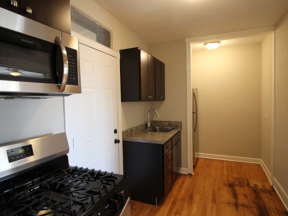 4th image of 4406 W Belden St #1