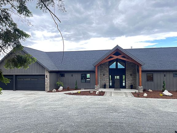 3rd image of 375 Scenic Dr