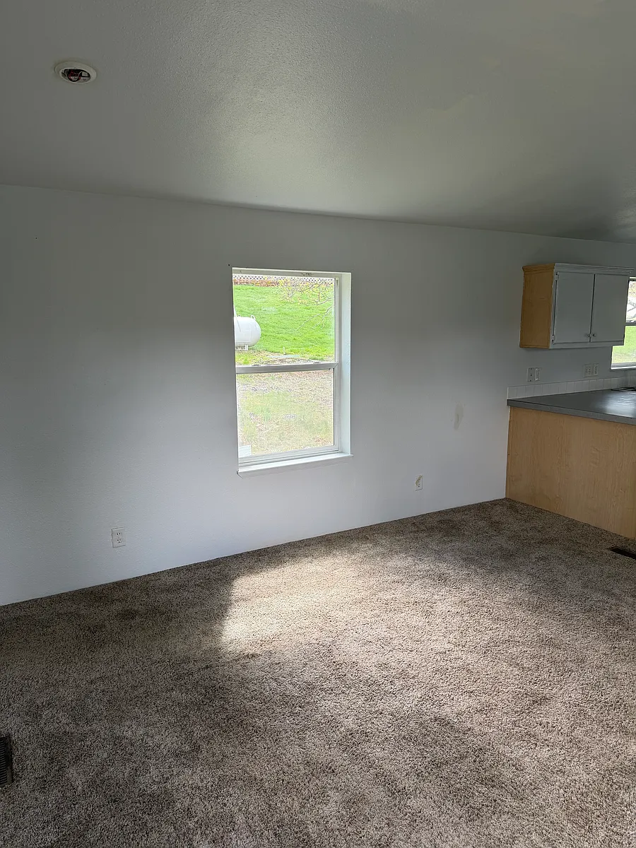 Building Photo - 625 Lilac Ln