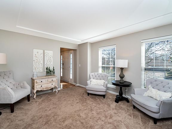 4th image of 16 Barnwood Ct
