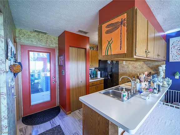 2nd image of 208 Park Ave APT 4