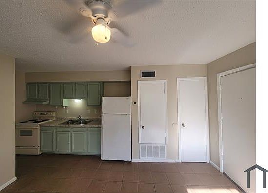 4th image of 3213 Avenue O APT A