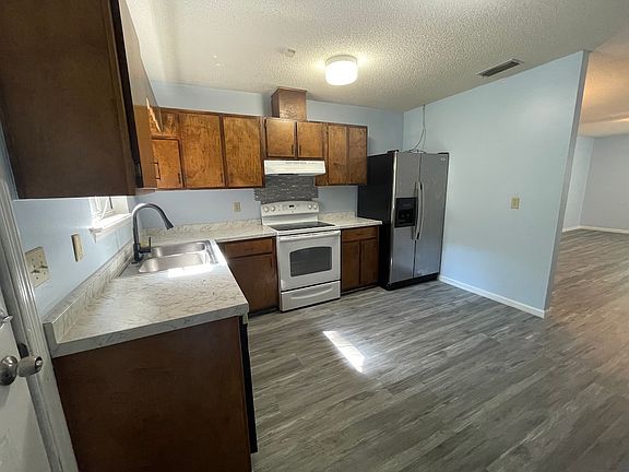 2nd image of 1411B Baymeadows Dr #1