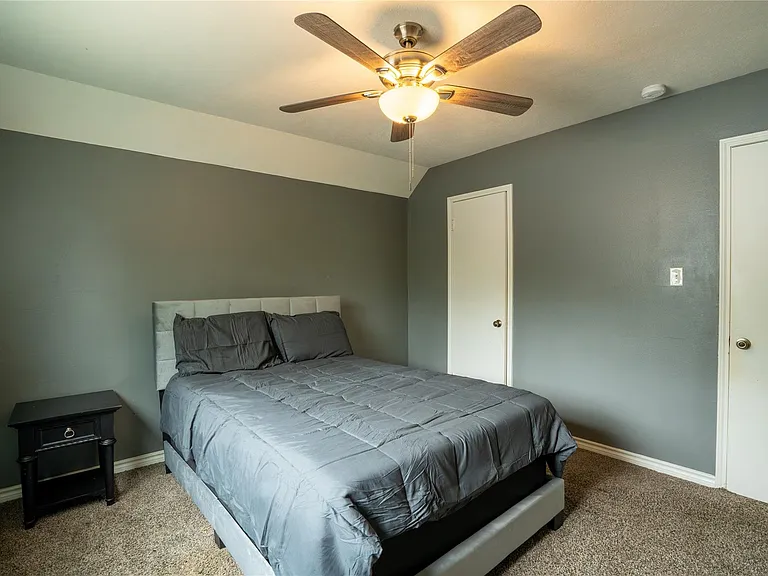 1514 Roanwood Dr — Photo 6