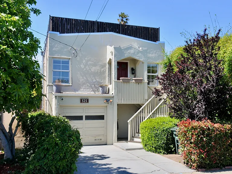 525 9th Ave — Photo 1