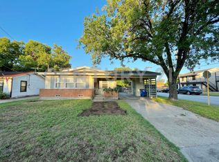 1319 N Clay St, Ennis, TX 75119