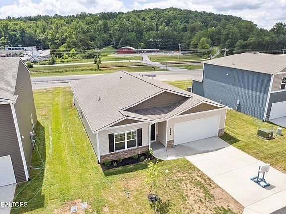 3rd image of 134 N Blissful Meadows Dr
