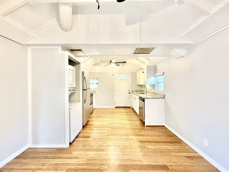713 Smith St — Photo 21