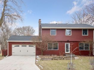 13111 Melody Ln, Minnetonka, MN 55305
