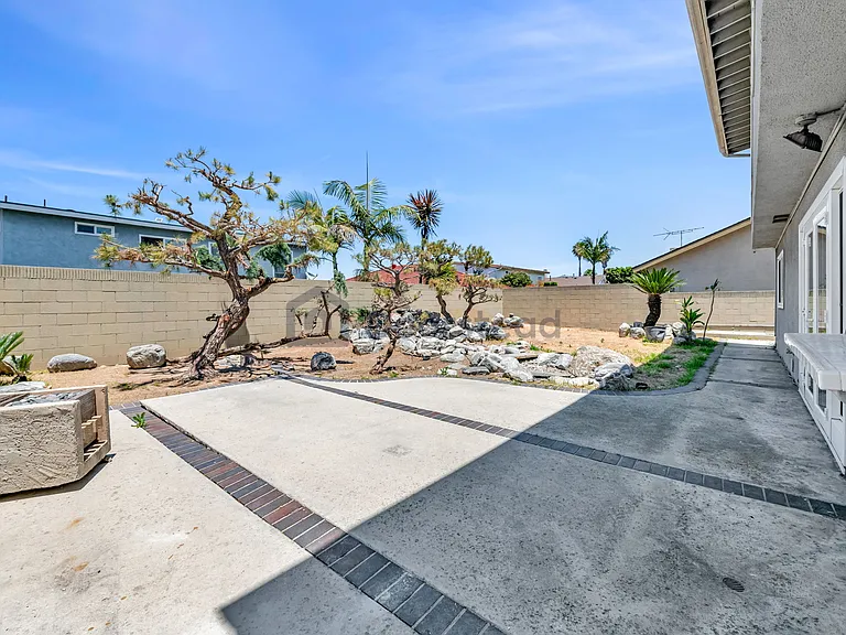 955 Fernrest Dr — Photo 33