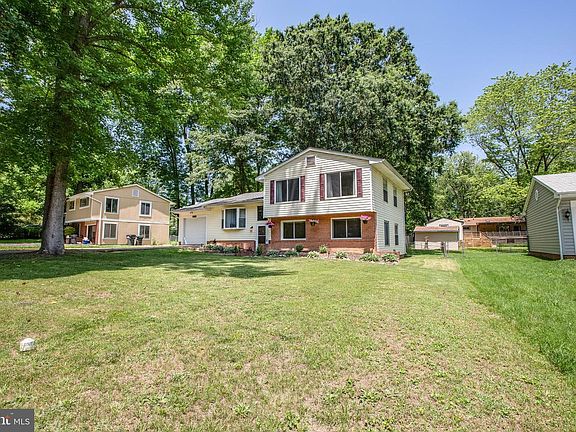 3rd image of 11103 Meadowlark Ln