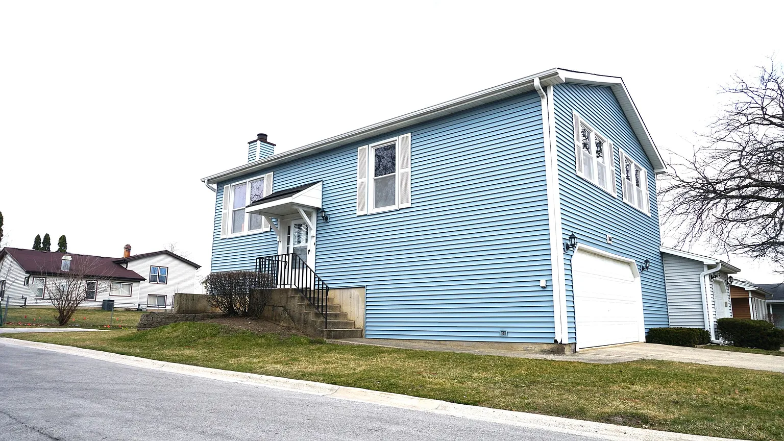 360 Hilton Dr photo 1