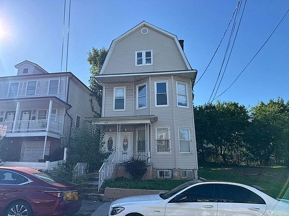 3rd image of 373 Peshine Ave