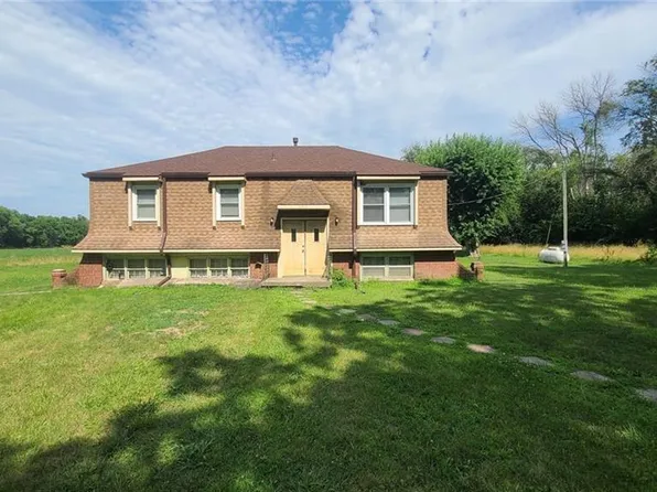 11411 S Cave Rd, Lone Jack, MO 64070