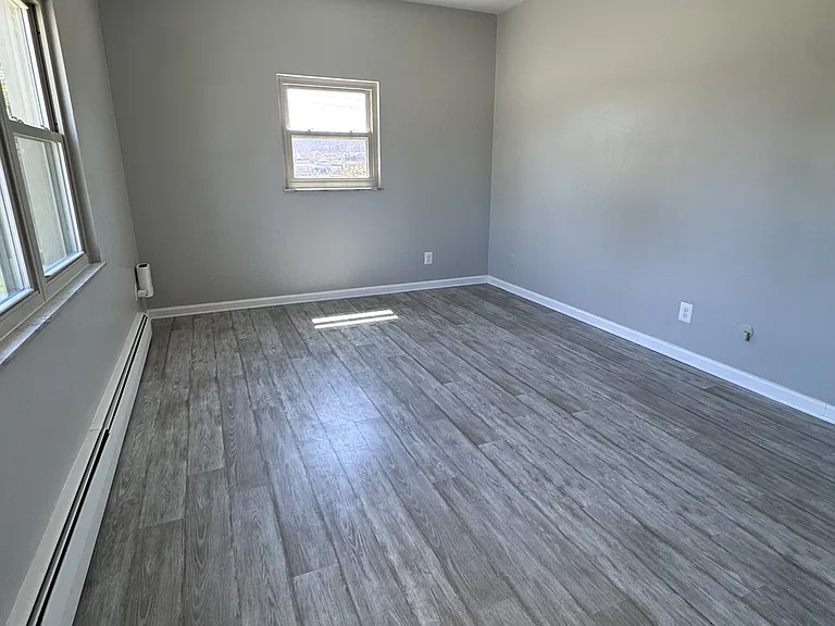400 Riverside Dr #OVERLOOKMIDDLE10 — Photo 1