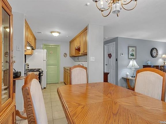 3rd image of 837 Blue Ridge Drive