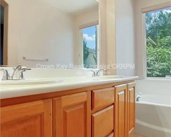 1844 Oswego Ct — Photo 14
