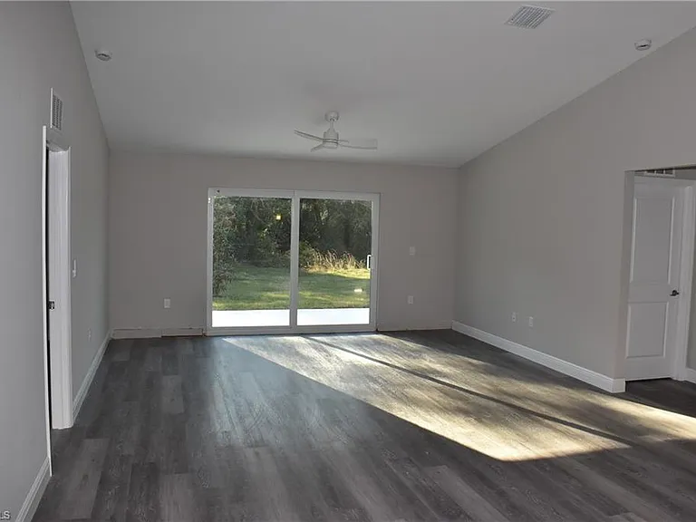 3761 Casco Cir — Photo 11
