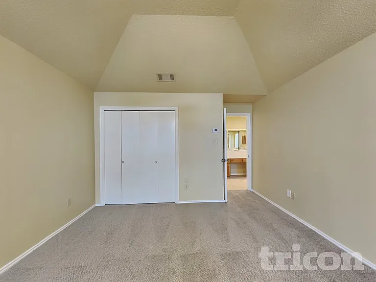 1715 Cordova Dr — Photo 8