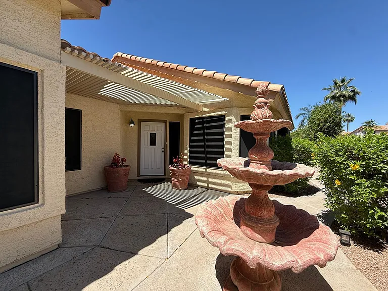 10938 W Poinsettia Dr — Photo 3