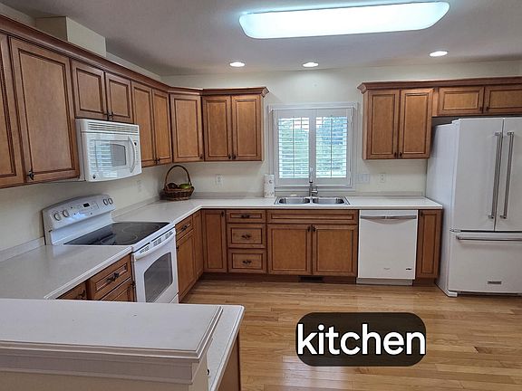 5th image of 139 Linden Ln