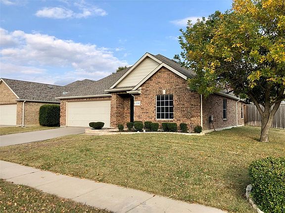 4th image of 2701 Winterberry Ln