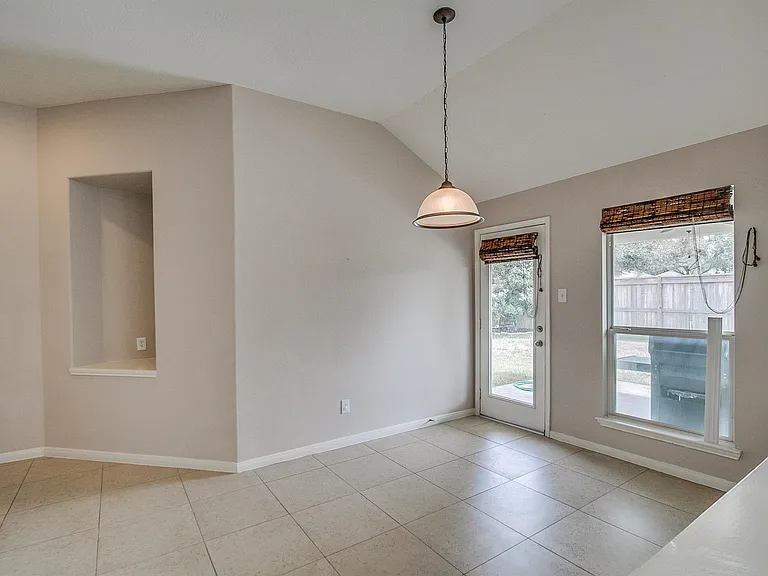 10914 Tattershall Ln — Photo 13
