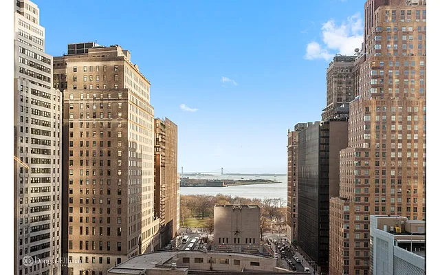 Rented by Douglas Elliman | media 8