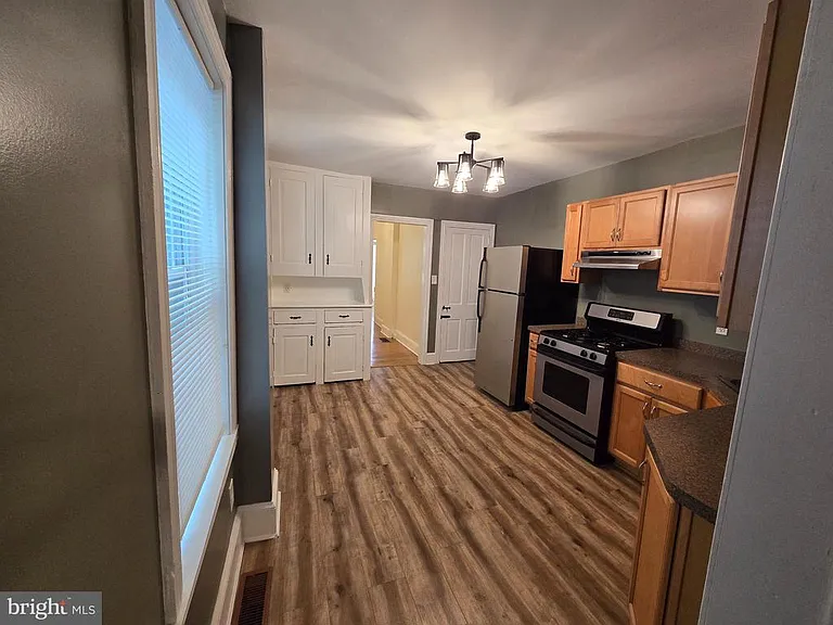 1317 N Walnut St — Photo 8