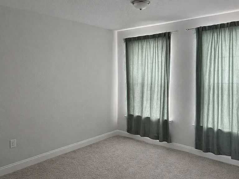 135 Fresnel Ln — Photo 5