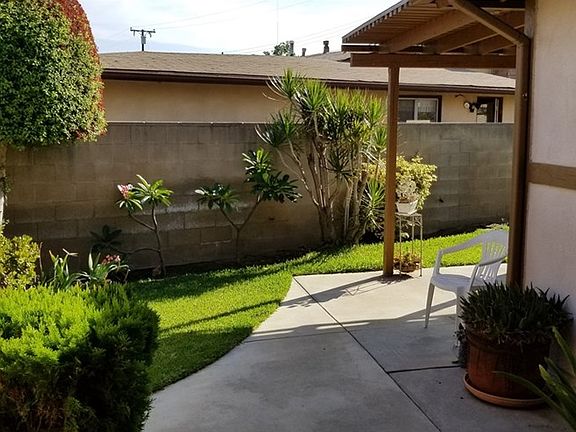 3rd image of 681 S San Antonio Dr
