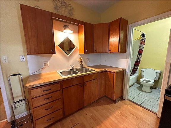 3rd image of 1109 N 13th St