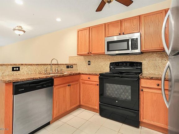 4th image of 105 Plantation Point Dr #105