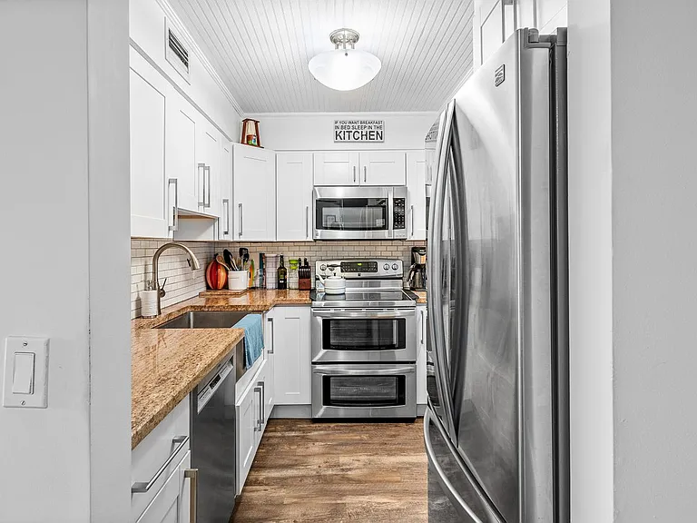 3118 Florida Blvd — Photo 11