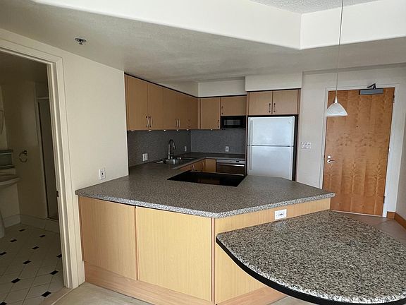 2nd image of 801 King St APT 2508