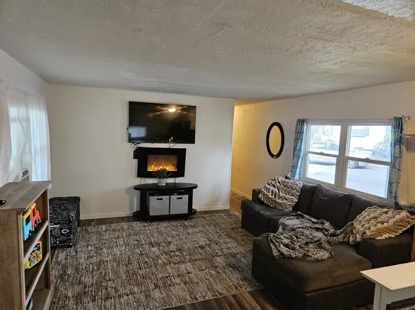 2 Patricia St, Missoula, MT 59808