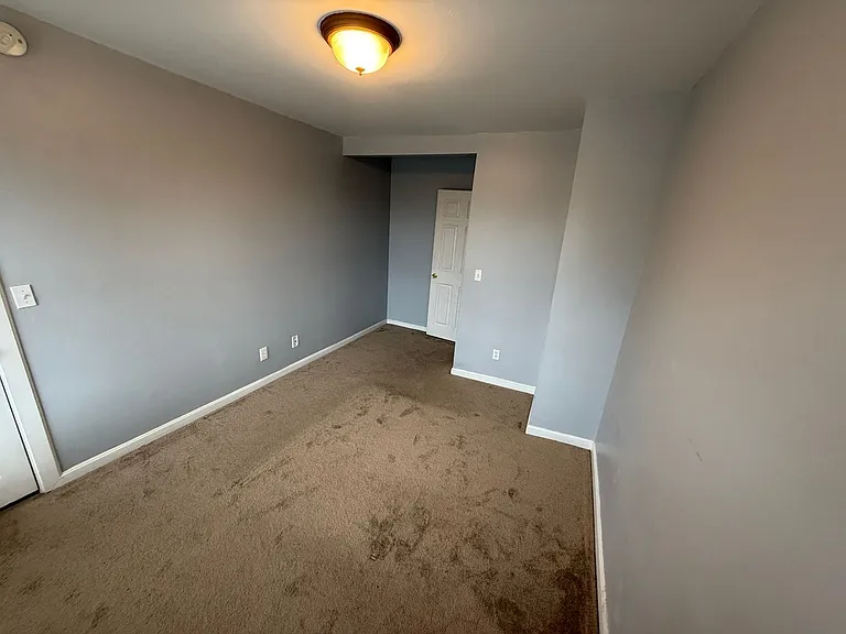 1297 Elm St #20 — Photo 12