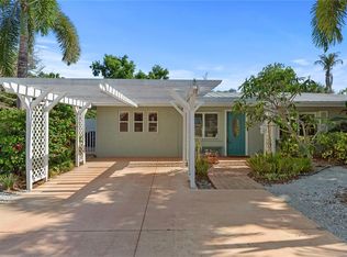 7860 Holiday Dr, Sarasota, FL 34231