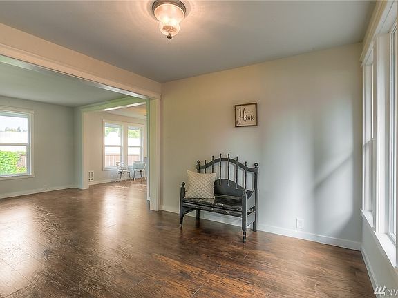 4th image of 5719 N 46th St