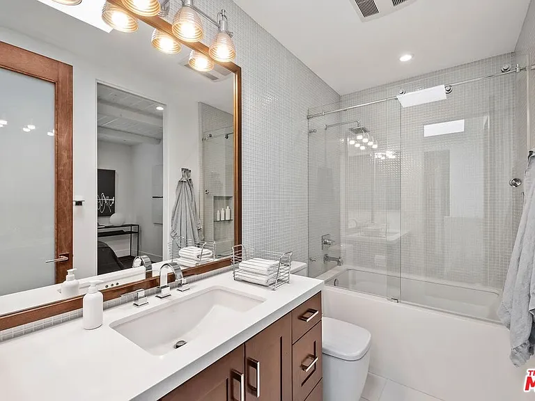 11940 Whalers Ln — Photo 11