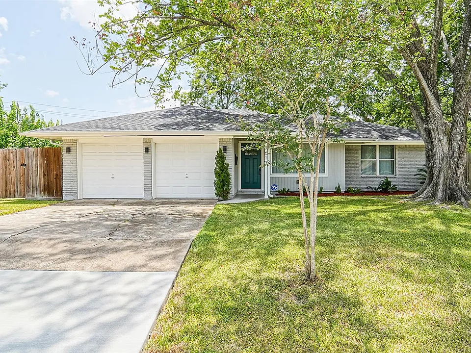 7613 Albacore Dr