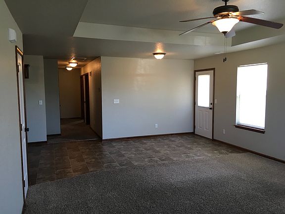 4th image of 129 SE Rose Garden Ln